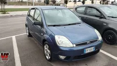 Blu Usata 2005 Ford Fiesta Ghia Due volumi | 1999 € (Buon prezzo)