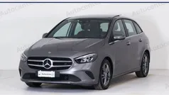 Grigio Usata 2020 Mercedes B200 Business Monovolume | 23.900 € (Buon prezzo)