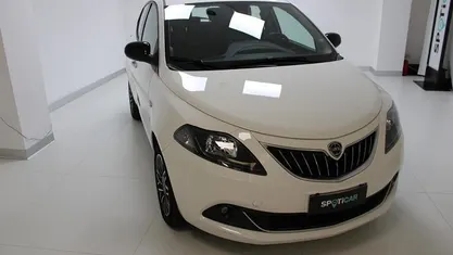 Usata Lancia Ypsilon S 69 CV (50 kW) 2024 Bianco Utilitaria