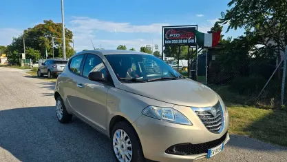 Usata Lancia Ypsilon 80 CV (58 kW) 2014 Giallo Utilitaria