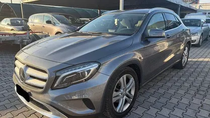 Grigio Usata 2014 Mercedes GLA200 Premium SUV | 11.990 € (Buon prezzo)