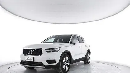 Usata Volvo XC40 Momentum 150 CV (110 kW) 2020 Bianco SUV