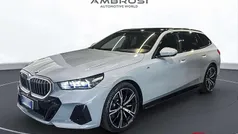 Usata 2024 BMW 520 Comfort Edition Station wagon | 67.320 €