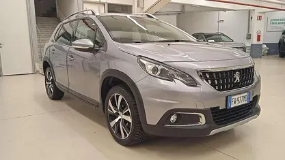 Usata 2019 Peugeot 2008 Allure SUV | 12.490 € (Ottimo prezzo)