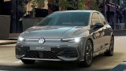 Usata VW Golf VIII R-line Plus 150 CV (110 kW) 2026 Berlina