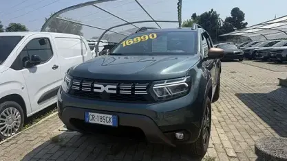 Usata Dacia Duster Essentiel 101 CV (74 kW) 2023 Verde SUV