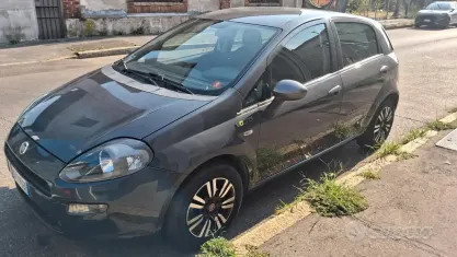 Usata Fiat Punto Young 69 CV (50 kW) 2014 Grigio Utilitaria