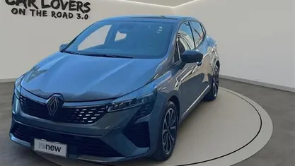 Usata Renault Clio V Techno 91 CV (66 kW) 2025 Grigio scuro Utilitaria