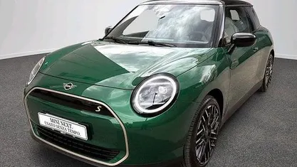 Usata Mini Cooper SE Favoured 160 kW (218 CV) 2025 Verde Utilitaria