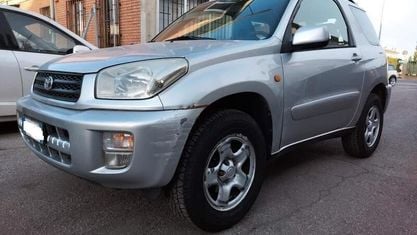 Usata Toyota RAV4 Sol 150 CV (110 kW) 2002 Argento SUV