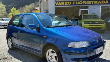 Usata Fiat Punto 133 CV (97 kW) 1994 Blu Berlina