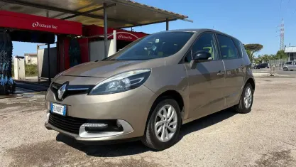Usata Renault Scénic III LIMITED 110 CV (80 kW) 2016 Oro Monovolume