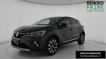 Usata Renault Captur Techno 143 CV (105 kW) 2022 Blu marino SUV