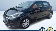 Nero Usata 2016 Peugeot 208 Active Due volumi | 8900 € (Buon prezzo)