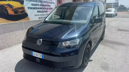 Usata VW Caddy 102 CV (75 kW) 2021 Blu/azzurro Monovolume