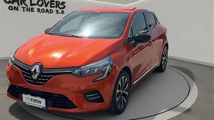 Usata Renault Clio V Techno 145 CV (106 kW) 2023 Arancione Utilitaria