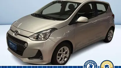 Argento metallizzato Usata 2019 Hyundai i10 Due volumi | 9100 € (Buon prezzo)