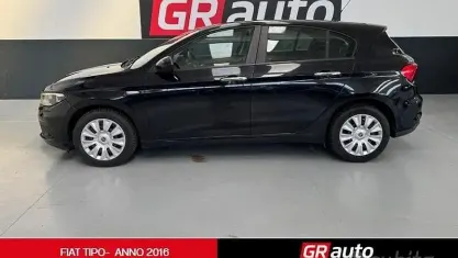 Usata Fiat Tipo Lounge 120 CV (88 kW) 2016 Nero Station wagon