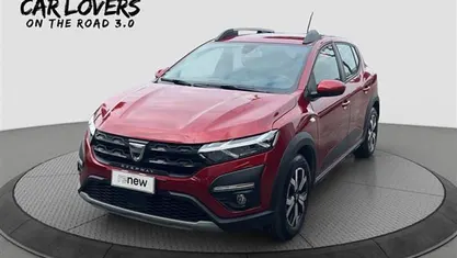 Rosso Usata 2023 Dacia Sandero Comfort Due volumi | 14.690 € (Buon prezzo)