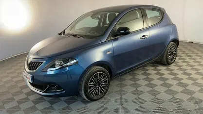 Usata Lancia Ypsilon Gold 70 CV (51 kW) 2021 Blu Utilitaria