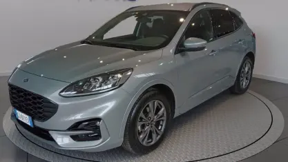 Begagnad Ford Kuga ST-Line X 120 HK (88 kW) 2022 Silver SUV