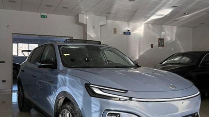Begagnad MG Marvel R Luxury 132 kW (180 HK) 2023 Blå SUV