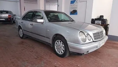 Usata Mercedes E200 Elegance 136 CV (100 kW) 1996 Berlina
