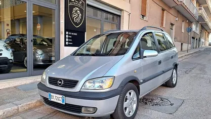 Usata Opel Zafira 101 CV (74 kW) 2001 Grigio Monovolume