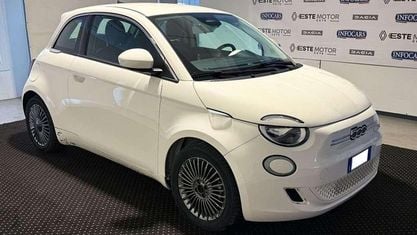 Usata Fiat 500e Business 42 kW (58 CV) 2020 Bianco pastello Utilitaria