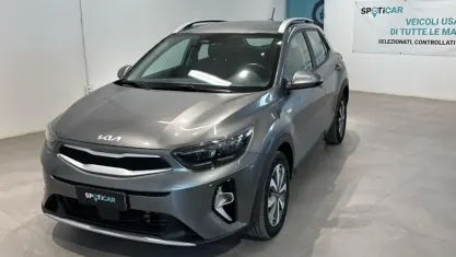 Usata Kia Stonic Urban 101 CV (74 kW) 2023 Grigio SUV
