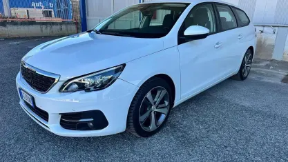Usata Peugeot 308 Business-Line 116 CV (85 kW) 2020 Bianco Station wagon
