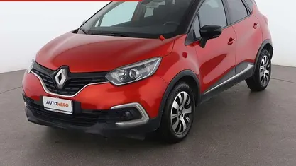 Usata Renault Captur 90 CV (66 kW) 2018 Rosso SUV