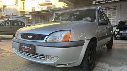 Usata Ford Fiesta Ambiente 75 CV (55 kW) 2001 Utilitaria