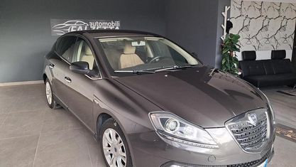 Usata Lancia Delta 120 CV (88 kW) 2012 Grigio Utilitaria