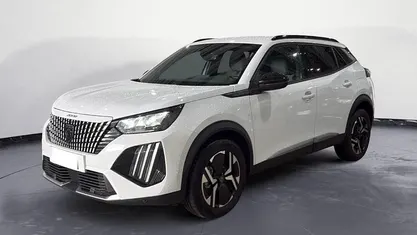 Usata Peugeot 2008 Allure 102 CV (75 kW) 2025 Bianco SUV