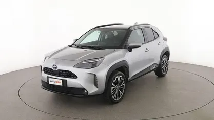 Usata Toyota Yaris Hybrid Lounge 92 CV (67 kW) 2023 Argento