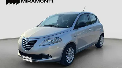Usata Lancia Ypsilon Gold 69 CV (50 kW) 2015 Utilitaria
