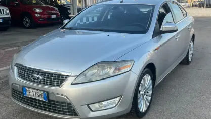 Usata Ford Mondeo Titanium 140 CV (102 kW) 2008 Grigio Berlina