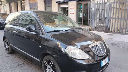 Nero Usata 2011 Lancia Ypsilon Due volumi | 4280 € (Buon prezzo)