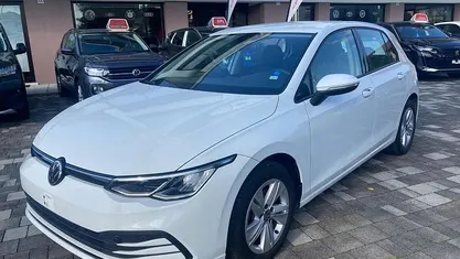 Usata VW Golf VIII Life 131 CV (96 kW) 2022 Berlina