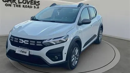 Usata Dacia Sandero Comfort 101 CV (74 kW) 2023 369 bianco ghiaccio Utilitaria