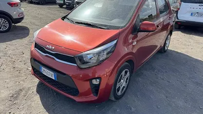 Rosso Usata 2023 Kia Picanto Urban Due volumi | 11.900 € (Buon prezzo)