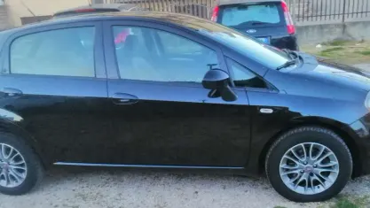 Usata Fiat Punto Lounge 95 CV (69 kW) 2012 Nero Berlina