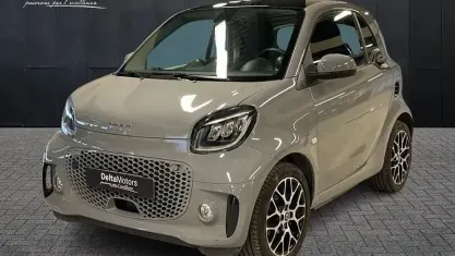 Usata Smart ForTwo Coupé Prime 60 kW (82 CV) 2023 Deep black Utilitaria