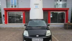 Usata 2006 Ford Fiesta Ghia Due volumi | 1500 € (Buon prezzo)