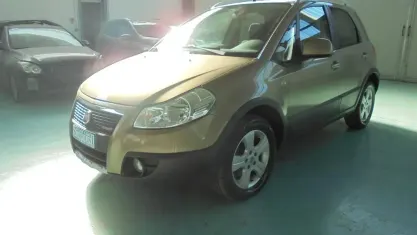Usata Fiat Sedici Dynamic 120 CV (88 kW) 2009 Marrone SUV