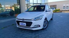Bianco Usata 2016 Hyundai i20 Comfort Tre volumi | 8300 € (Buon prezzo)
