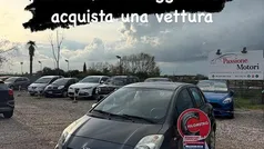 Grigio Usata 2010 Toyota Yaris Tre volumi | 4800 € (Buon prezzo)