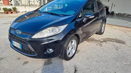 Usata Ford Fiesta Titanium 97 CV (71 kW) 2010 Nero Berlina