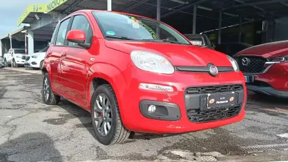 Usata Fiat Panda Lounge 69 CV (50 kW) 2019 Rosso Utilitaria